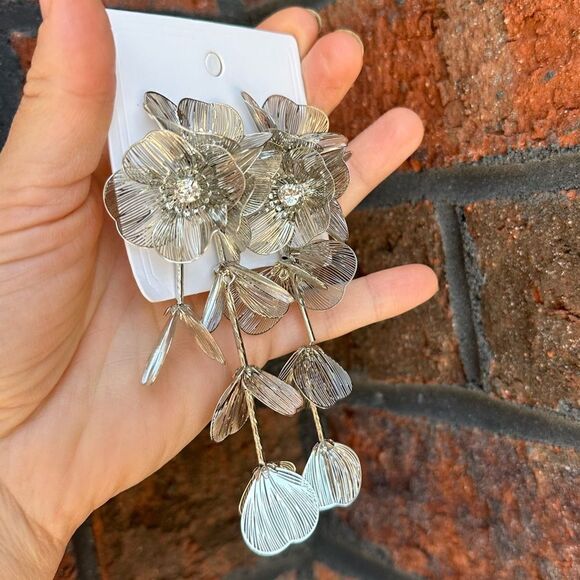 Zara Kate Middleton Famous Cascading Floral Earrings - Picture 15 of 16